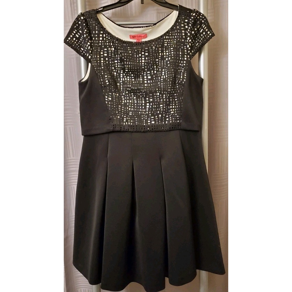 Betsey Johnson Black Dress Cut-out Overlay Top Cap Sleeves Fit Flare Size 8